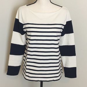 BR boat neck navy/white striped top
